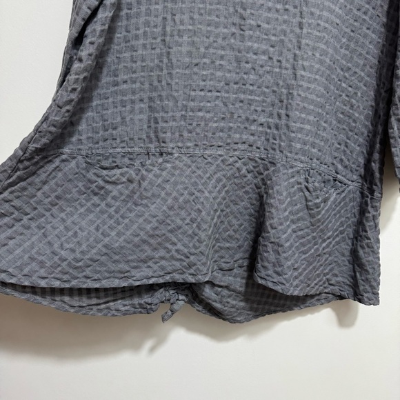 Luna Luz Linen Blend Textured Ruched Back Top - Picture 7 of 13